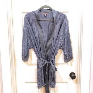 Victoria Secret Kimono/Robe - XS, Silver, Lightweight
